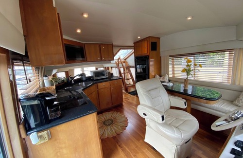 Aventura Boat Rental | Stay on a 60ft Yacht in Miami with a Jet SKI