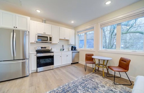 Nelson Apartment | Stay on Clay - Suite #3