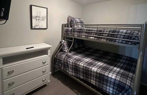 Hunter Condo | Stay ON Hunter Mountain in updated comfy 3 bed 2 bath with fireplace