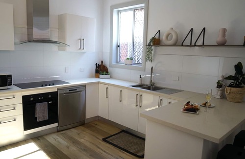 Orange Apartment | Stay on Summer | CBD Apartment