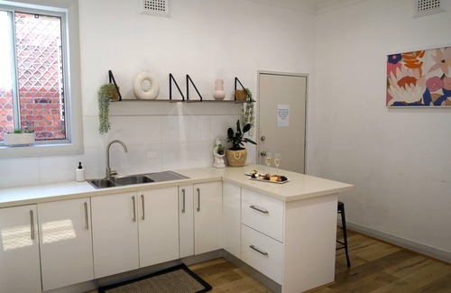 Orange Apartment | Stay on Summer | CBD Apartment