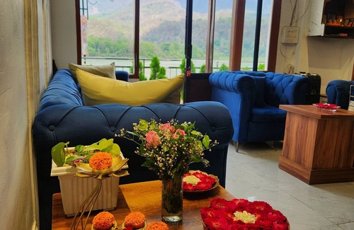 Rishikesh Hotel | Stay On The Ganges