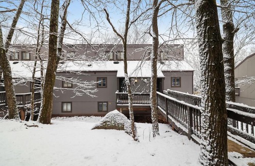 Village at Camelback Apartment | Stay On The Mountain, Under The Stars!