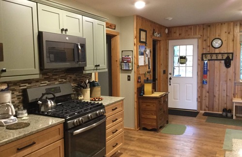 Forest Beach Cottage | Stay On The Tunnel Of Trees Scenic Highway