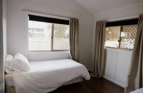 Clermont House | Stay Outback Clermont - Pet Friendly