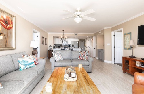 Folly Beach Condo | Stay @ Peaches & Cream on Folly Beach