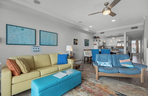 Navarre Beach Condo | Stay & Play | 🚲 Beachfront + Bikes, Kayaks, SUP & Pool Fun on Navarre Beach 🌴