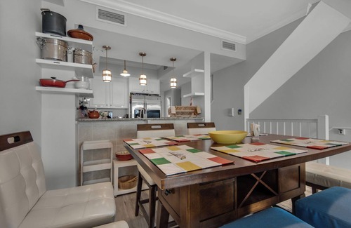 Navarre Beach Condo | Stay & Play | 🚲 Beachfront + Bikes, Kayaks, SUP & Pool Fun on Navarre Beach 🌴