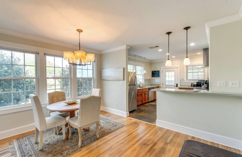 East Hill House | Stay & Play in Pensacola: Apartment Near Dtwn