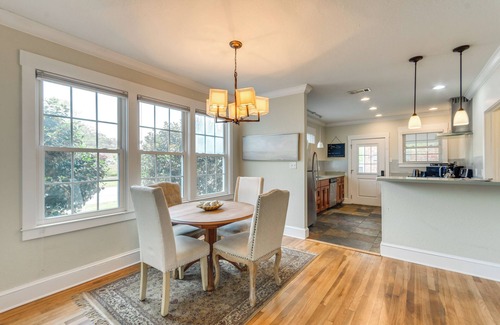 East Hill House | Stay & Play in Pensacola: Apartment Near Dtwn
