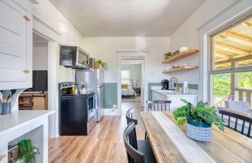 Richmond House | Stay Portland - Mt Tabor Retreat - Local Eateries - Shops - Bars