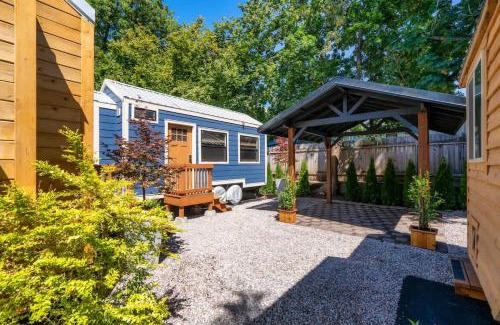 Hosford-Abernethy House | Stay Portland - Restored Farmhouse & Backyard Tiny House Village