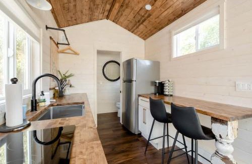 Alberta Arts District House | Stay Portland - The Tiny Farmhouse on Alberta