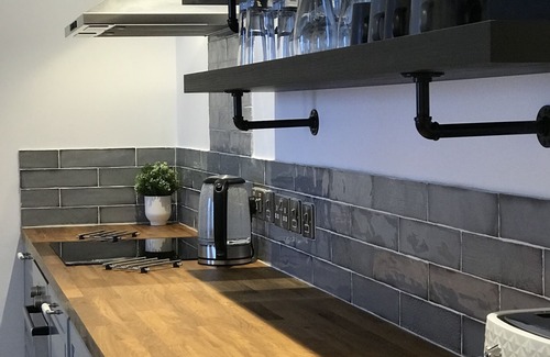 Teignmouth Apartment | Stay Salty | Perfect Central Location | 1000 SqFt!