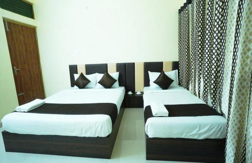 Perambur Purasavakam Hotel | Stay Square Inn Anna Nagar