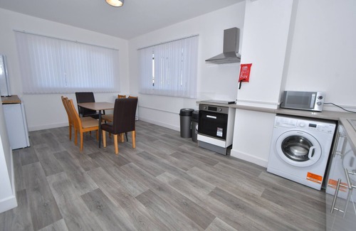 Burton on Trent House | Stay @ The Wellington Burton - Twin/King STARBUCKS