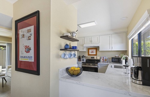 Sunrise Vista Chino Condo | Stay Wexler, Stay Cool