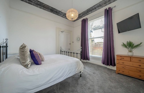 West Derby Apartment | Stay where it all began for The Beatles!