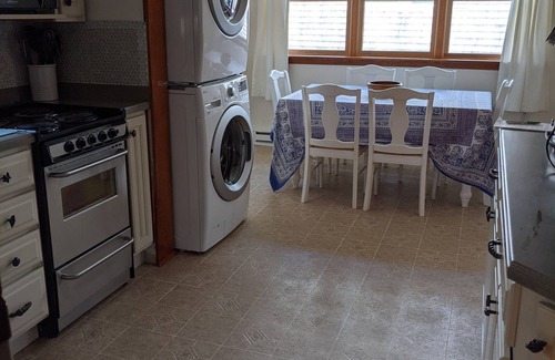 York Beach Cottage | Stay Year Round at Memories Cottage, York Beach, Maine!