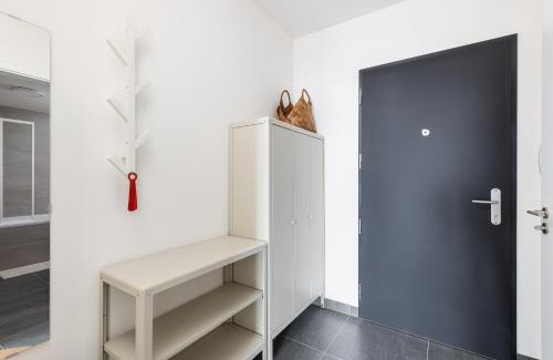 Prague 13 Apartment | Stay2gether Japandi Homestay for 4 - Metro B Luka