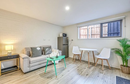 Leopold House | StayAU Cozy & Stylish 1 BRM Studio in Leopold