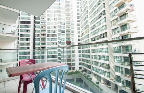 Golden Triangle Apartment | StayAwesome Homestay at Regalia