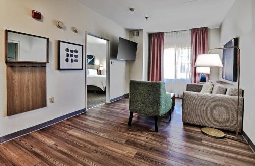 Albuquerque Hotel | Staybridge Suites - Albuquerque Airport by IHG