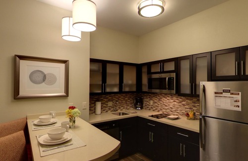 Bryant Pattengill East Hotel | Staybridge Suites Ann Arbor- Univ of Michigan by IHG