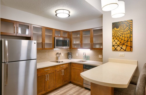Gainesville Hotel | Staybridge Suites Gainesville I-75 by IHG
