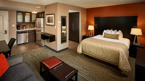 Central Hamilton Hotel | Staybridge Suites Hamilton - Downtown by IHG