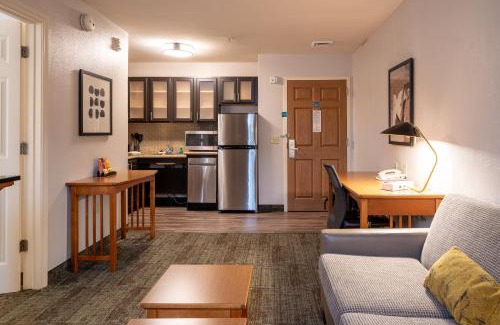 Energy Corridor Hotel | Staybridge Suites Houston West - Energy Corridor by IHG
