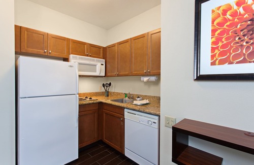 Lake Forest Hotel | Staybridge Suites Lake Forest by IHG