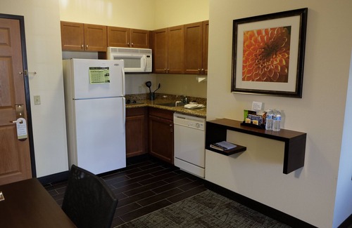 Lake Forest Hotel | Staybridge Suites Lake Forest by IHG