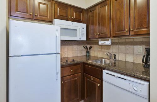 Okemos Hotel | Staybridge Suites Lansing-Okemos by IHG