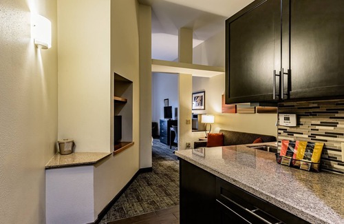 Laredo Hotel | Staybridge Suites Laredo International Airport by IHG