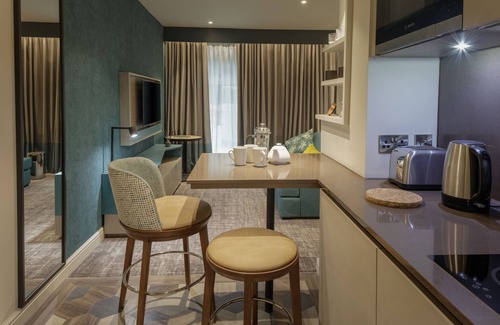 Heathrow Villages Hotel | Staybridge Suites London Heathrow - Bath Road by IHG