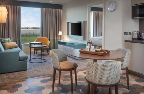 Heathrow Villages Hotel | Staybridge Suites London Heathrow - Bath Road by IHG