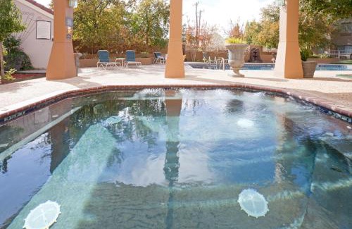 Tech Terrace Hotel | Staybridge Suites Lubbock-University Area by IHG