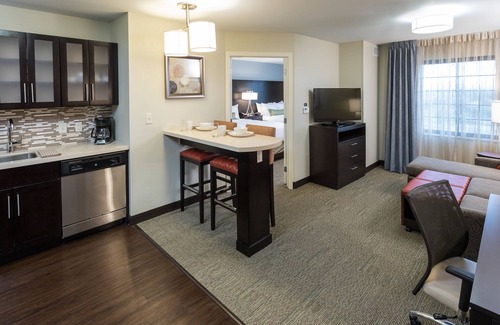 West Omaha Hotel | Staybridge Suites Omaha West by IHG