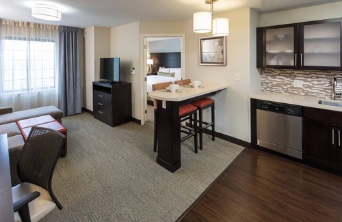 West Omaha Hotel | Staybridge Suites Omaha West by IHG