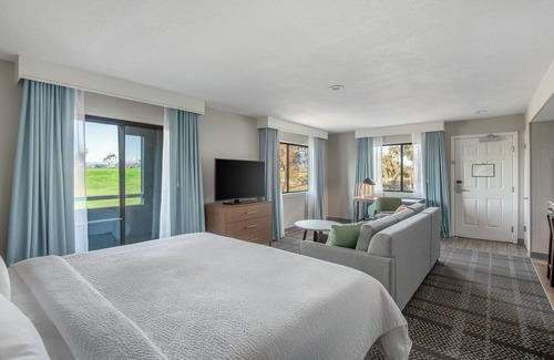 Oxnard Hotel | Staybridge Suites Oxnard River Ridge by IHG