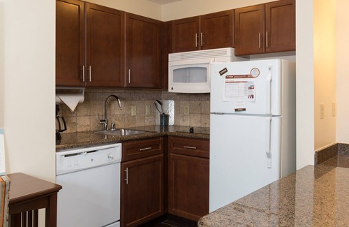Maumee Hotel | Staybridge Suites Toledo - Maumee by IHG