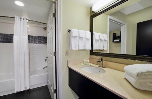 McLean Hotel | Staybridge Suites Tysons - McLean by IHG