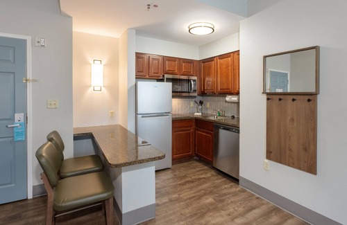 West Seneca Hotel | Staybridge Suites West Seneca by IHG