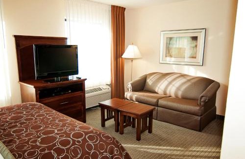 Greenwich Hotel | Staybridge Suites Wichita by IHG