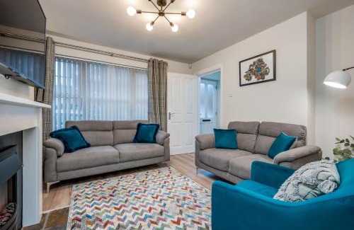Queens Quarter House | StayByNumbers - City Centre Townhouse 2x Parking