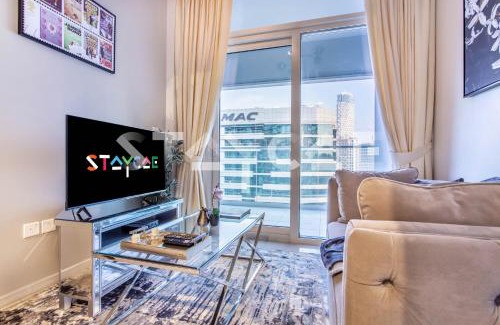 Downtown Dubai Apartment | Staycae Holiday Homes - Reva