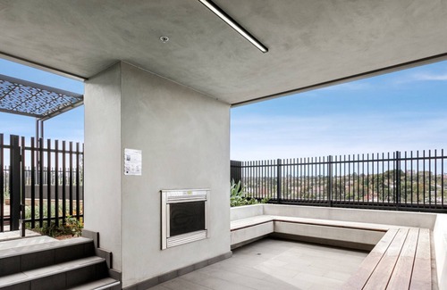 Hawthorn East Apartment | StayCentral - Hawthorn East - Study, 2 Car spaces