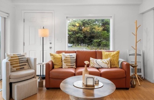Rockaway Beach House | #StayInMyDistrict SurfsideHaven