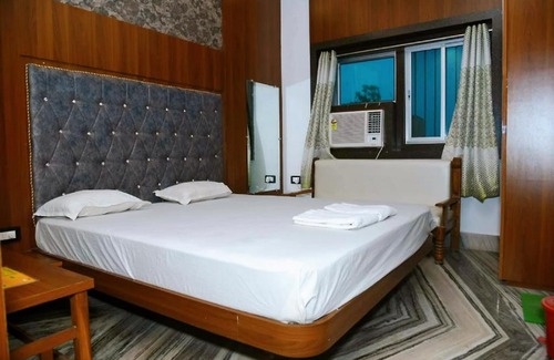 Deoghar Hotel | STAYMAKER Aditya Plaza